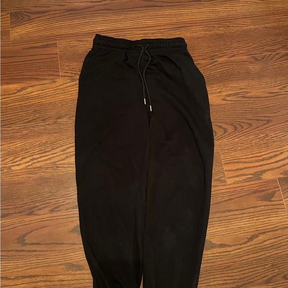 Black H&M sweatsuit - Picture 4 of 5